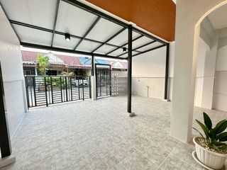 Reihenhaus zum Kauf mit 3 Zimmer in Sai Noi, Nonthaburi