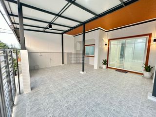 Reihenhaus zum Kauf mit 3 Zimmer in Sai Noi, Nonthaburi