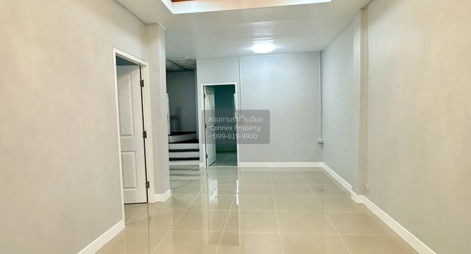 For sale 3 bedrooms townhouse in Sai Noi, Nonthaburi