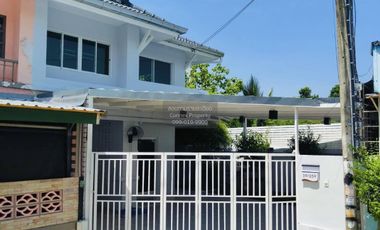 Casa adosada en venta de 4 habitaciones en Bang Yai, Nonthaburi