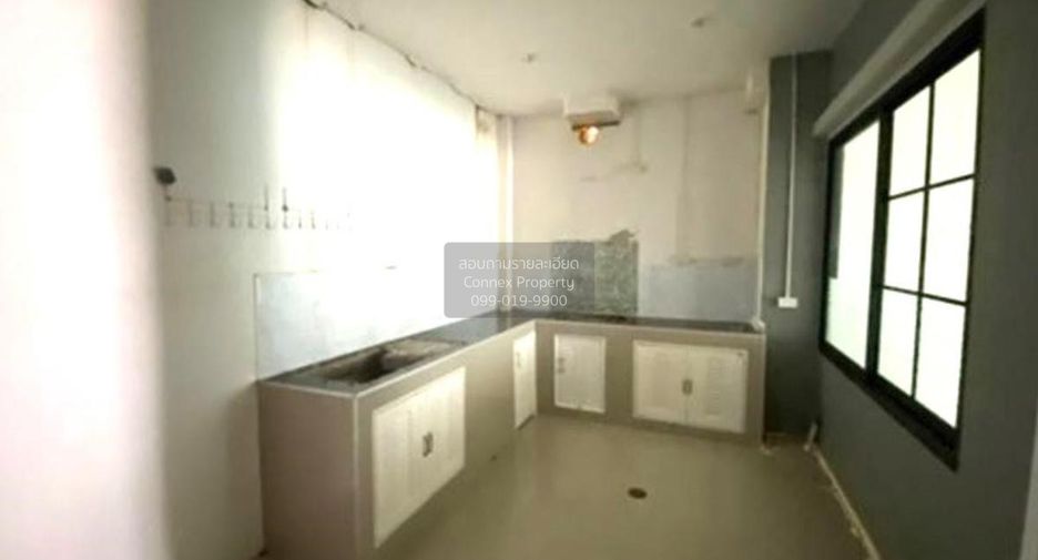 For sale 3 bedrooms townhouse in Lam Luk Ka, Pathum Thani