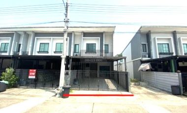 For sale 3 bedrooms townhouse in Lam Luk Ka, Pathum Thani