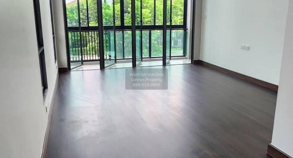 For sale 4 bedrooms house in Khlong Sam Wa, Bangkok