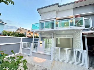 出售 4 卧室 联排别墅 在 Bang Bua Thong, Nonthaburi