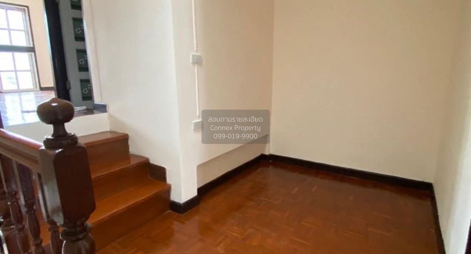 Casa adosada en venta de 2 habitaciones en Lat Lum Kaeo, Pathum Thani
