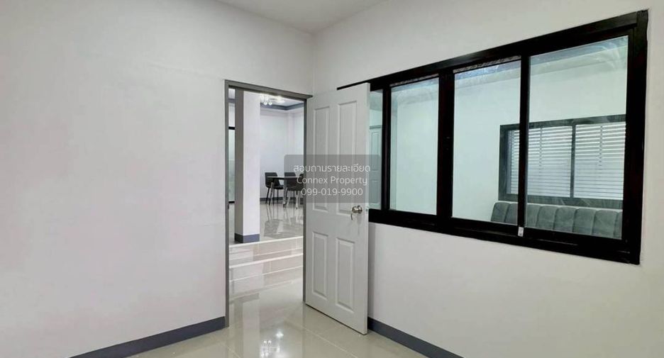 Casa adosada en venta de 4 habitaciones en Bang Bua Thong, Nonthaburi