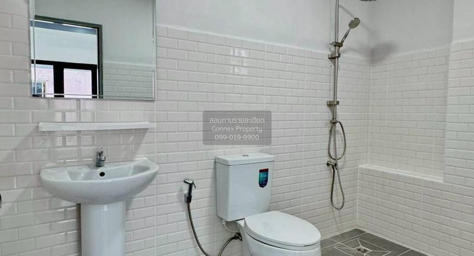 Casa adosada en venta de 4 habitaciones en Bang Bua Thong, Nonthaburi