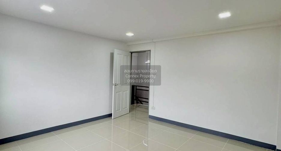 Casa adosada en venta de 4 habitaciones en Bang Bua Thong, Nonthaburi