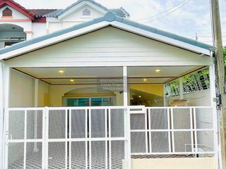 Casa adosada en venta de 3 habitaciones en Bang Bua Thong, Nonthaburi