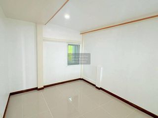 Casa adosada en venta de 3 habitaciones en Bang Bua Thong, Nonthaburi