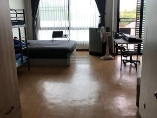 For sale 4 bedrooms townhouse in Phra Khanong, Bangkok
