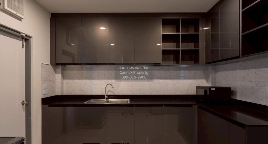 Casa en alquiler de 5 habitaciones en Bang Phli, Samut Prakan