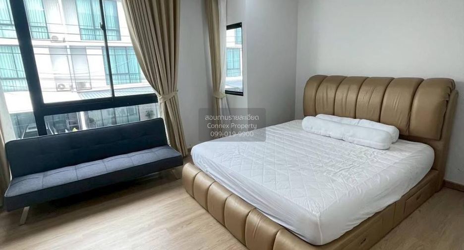 For rent 3 bedrooms townhouse in Bang Phli, Samut Prakan