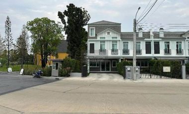 For rent 3 bedrooms townhouse in Prawet, Bangkok