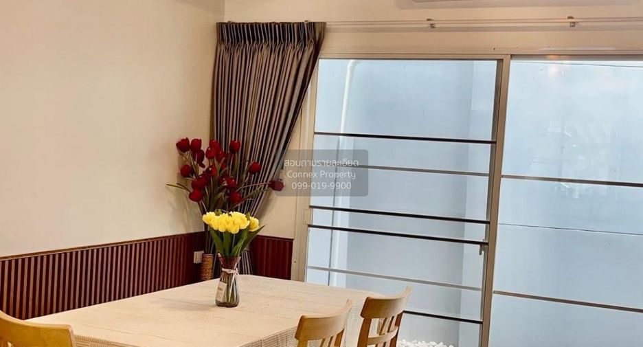 For rent 3 bedrooms townhouse in Bang Phli, Samut Prakan