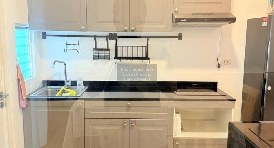 For rent 3 bedrooms townhouse in Bang Phli, Samut Prakan
