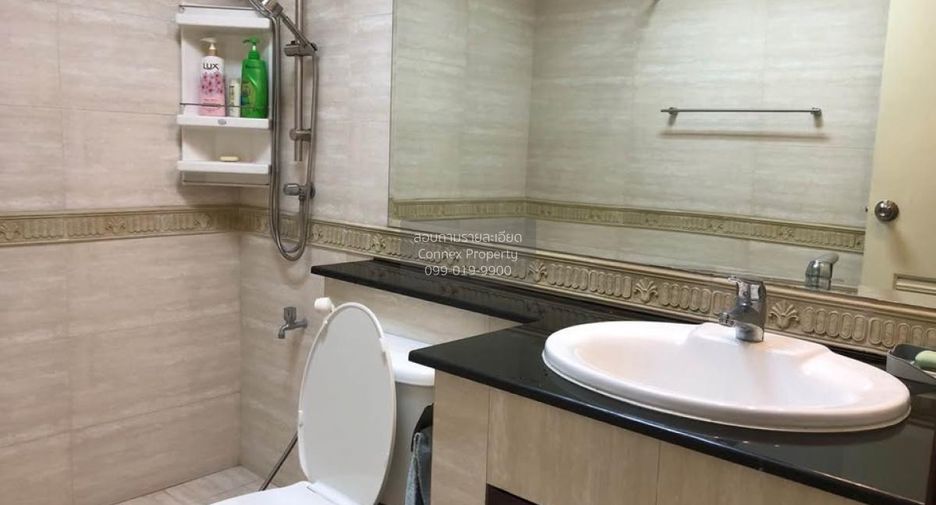 For rent 3 bedrooms condo in Mueang Pathum Thani, Pathum Thani