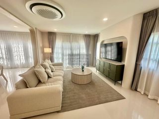 出租 4 卧室 独立屋 在 Bang Phli, Samut Prakan