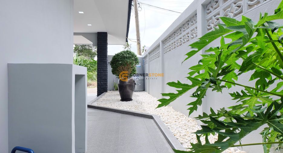 Casa en venta y en alquiler de 3 habitaciones en Bang Lamung, Chonburi