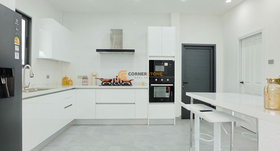 Casa en venta y en alquiler de 3 habitaciones en Bang Lamung, Chonburi