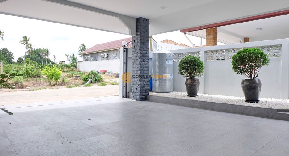 Casa en venta y en alquiler de 3 habitaciones en Bang Lamung, Chonburi