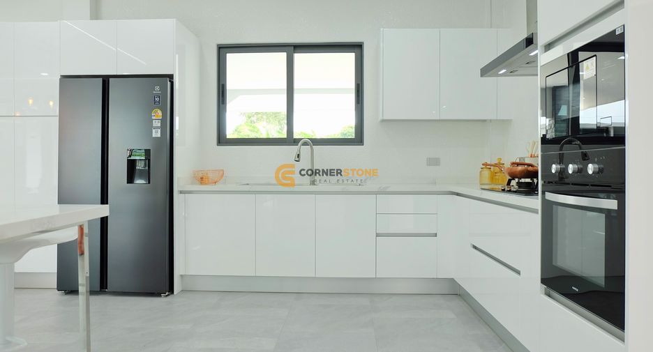 Casa en venta y en alquiler de 3 habitaciones en Bang Lamung, Chonburi