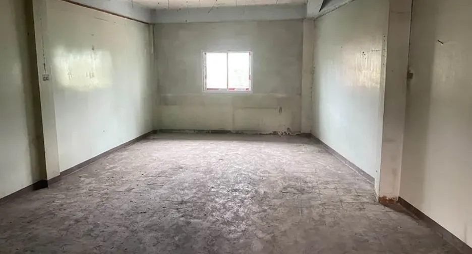For rent retail Space in Yan Nawa, Bangkok