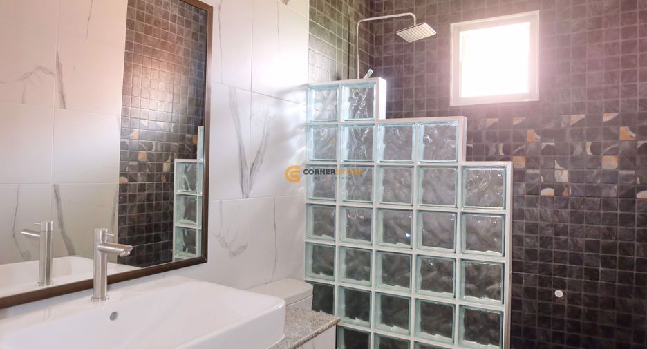 For rent and for sale 5 bedrooms house in Jomtien, Pattaya