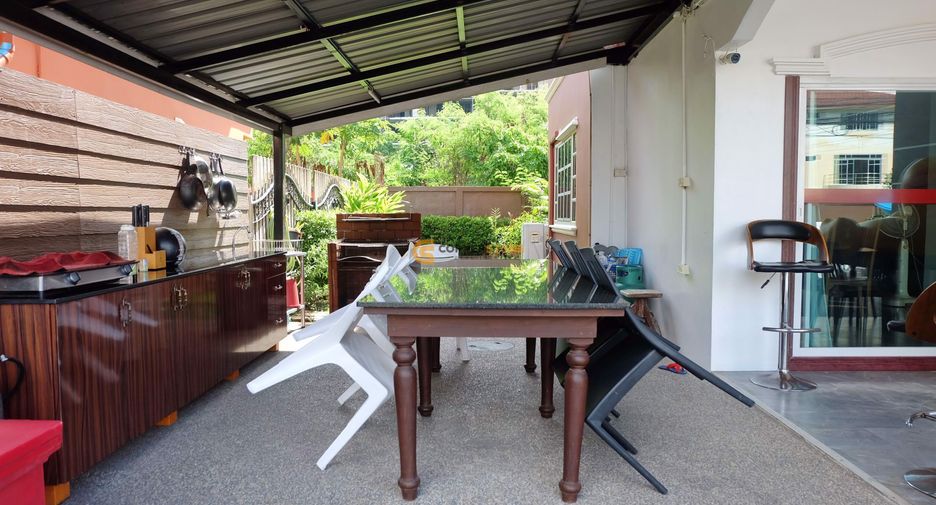 For rent and for sale 5 bedrooms house in Jomtien, Pattaya