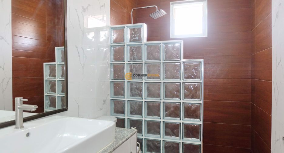 For rent and for sale 5 bedrooms house in Jomtien, Pattaya