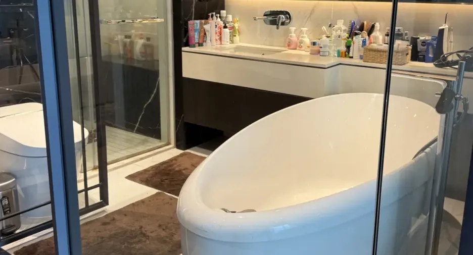 For sale 6 bedrooms condo in Pathum Wan, Bangkok