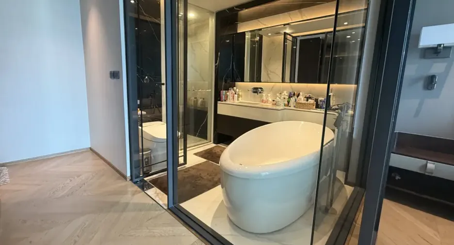 For sale 6 bedrooms condo in Pathum Wan, Bangkok