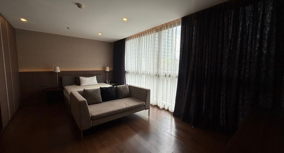 For sale 3 bedrooms condo in Sathon, Bangkok