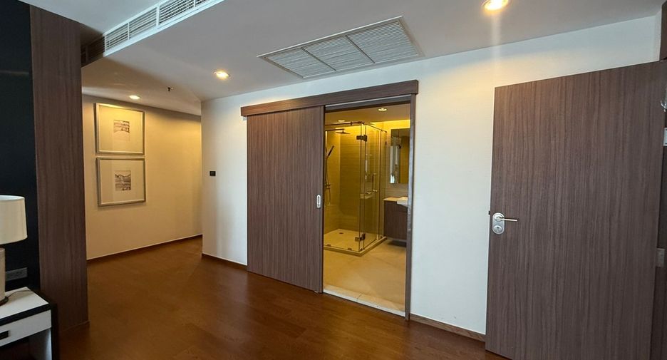 For sale 3 bedrooms condo in Sathon, Bangkok