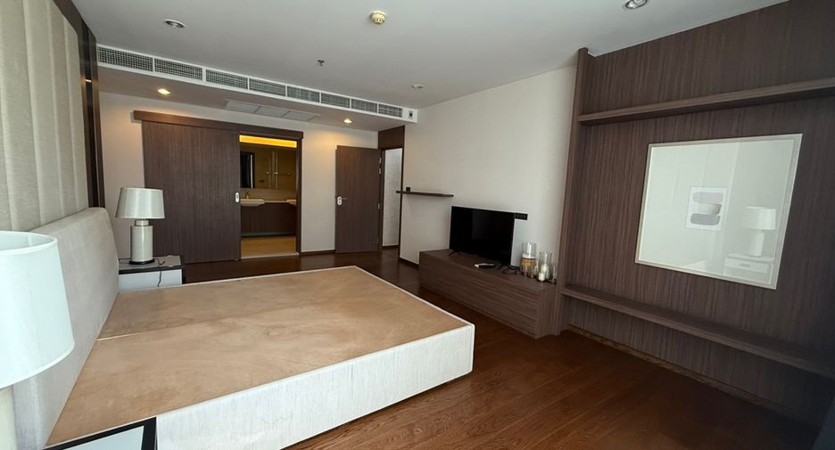 For sale 3 bedrooms condo in Sathon, Bangkok