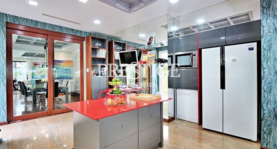 For sale and for rent 3 bedrooms house in Sattahip, Chonburi