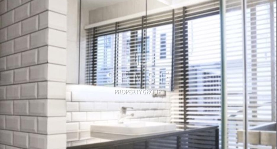 For rent 5 bedrooms townhouse in Watthana, Bangkok
