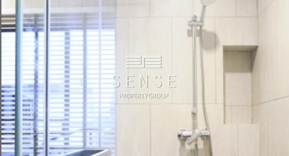 For rent 5 bedrooms townhouse in Watthana, Bangkok