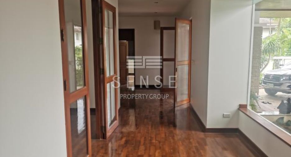For rent 5 bedrooms house in Suan Luang, Bangkok