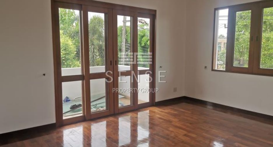 For rent 5 bedrooms house in Suan Luang, Bangkok