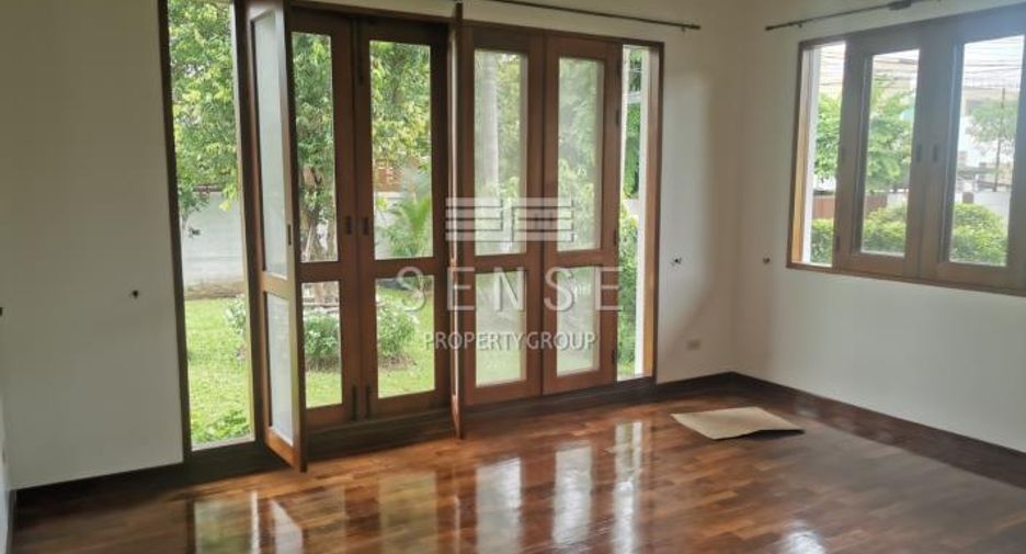 For rent 5 bedrooms house in Suan Luang, Bangkok