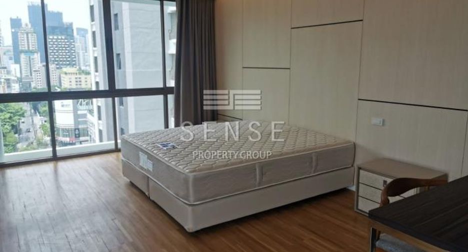 For rent 2 bedrooms condo in Watthana, Bangkok