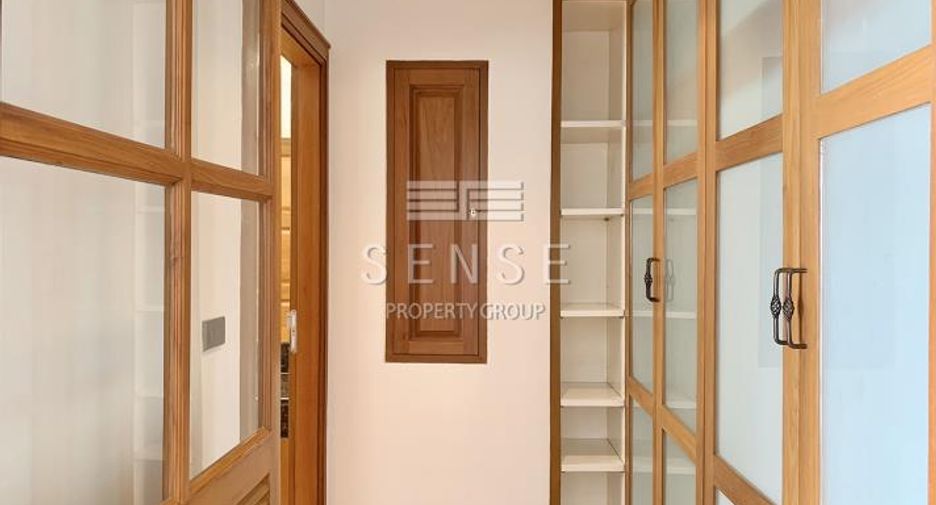Condo en alquiler de 3 habitaciones en Khlong Toei, Bangkok