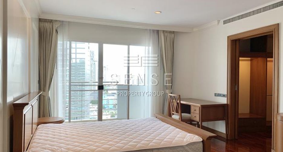 Condo en alquiler de 3 habitaciones en Khlong Toei, Bangkok
