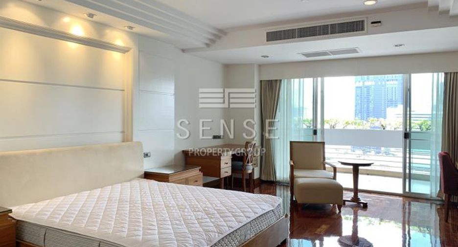Condo en alquiler de 3 habitaciones en Khlong Toei, Bangkok