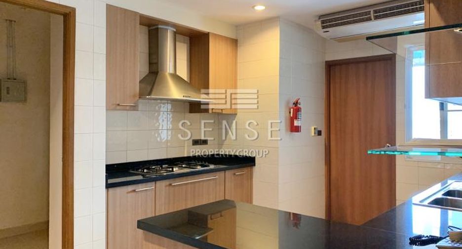 Condo en alquiler de 3 habitaciones en Khlong Toei, Bangkok