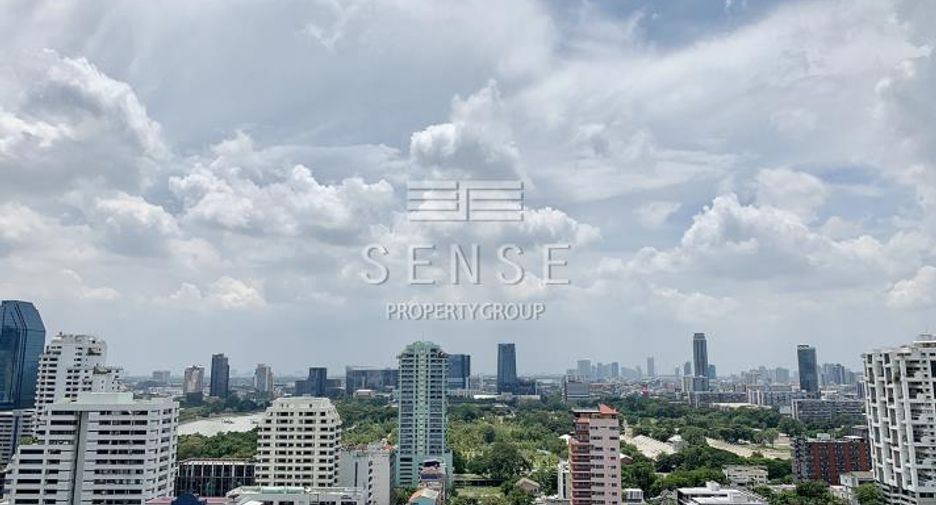 Condo en alquiler de 3 habitaciones en Khlong Toei, Bangkok