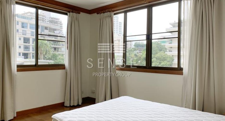 For rent 3 bedrooms condo in Khlong Toei, Bangkok