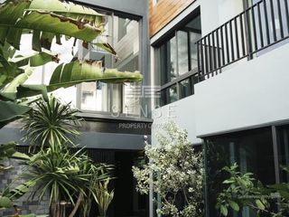 For rent 4 bedrooms house in Watthana, Bangkok