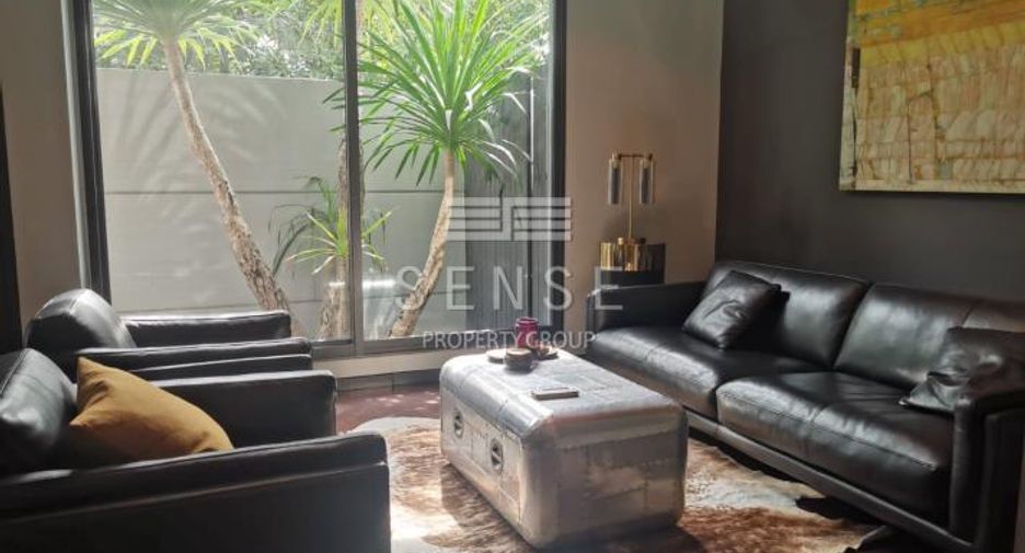 For rent 4 bedrooms house in Watthana, Bangkok